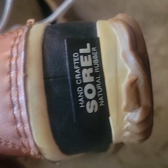 Sorel Women's Black and Tan Winter Boots - Picture 5 of 9